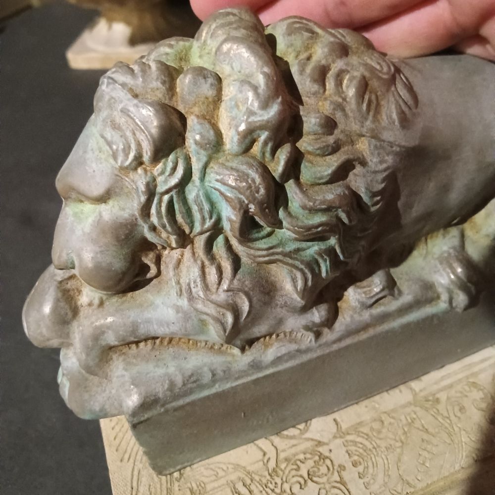 Sleeping Lion Sculpture on Books of Religion RARE & UNIQUE - Picture 11 of 17